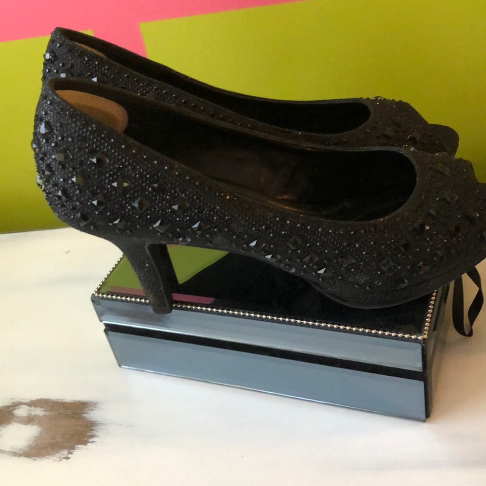 Heels - Picture 4 of 5